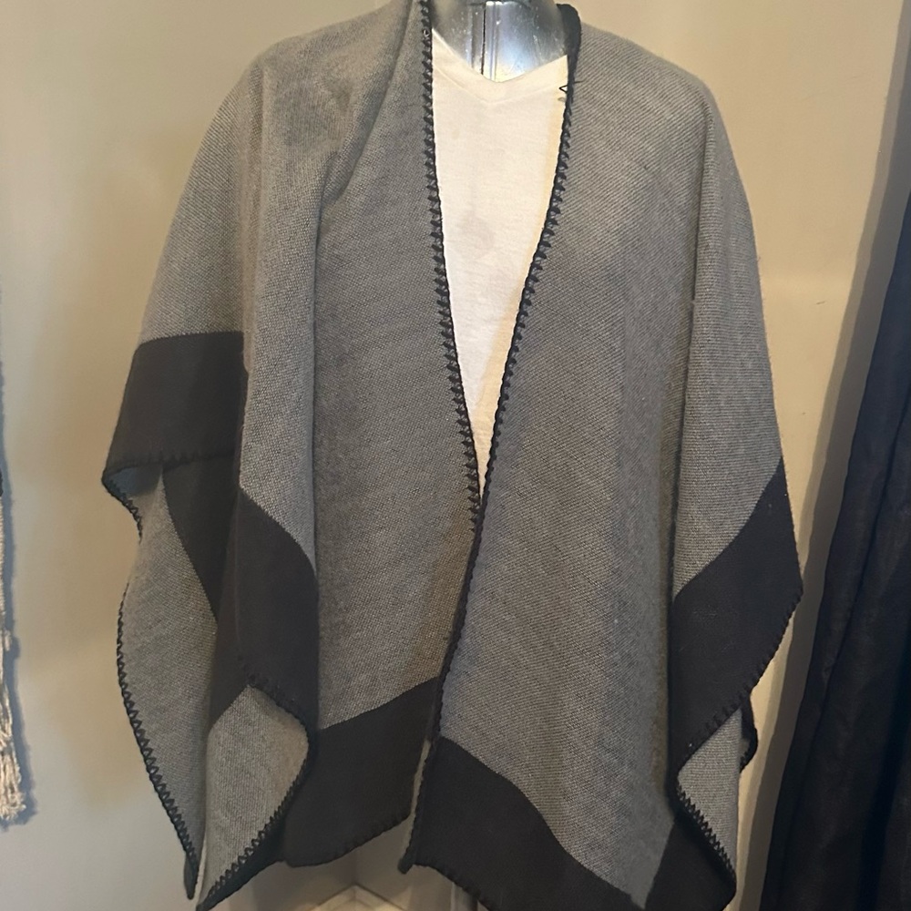 Two toned Shawl Wrap Cape BLACK & GRAY Super Soft
